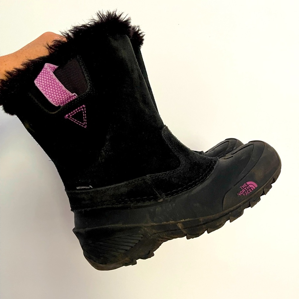 EUC Big Girls’ North Face Winter Boots